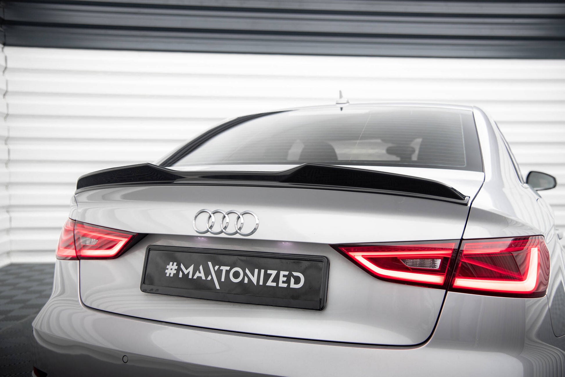 Maxton Spoiler CAP für 3D Audi A3 / A3 S-Line / S3 / RS3 Limousine 8V schwarz Hochglanz