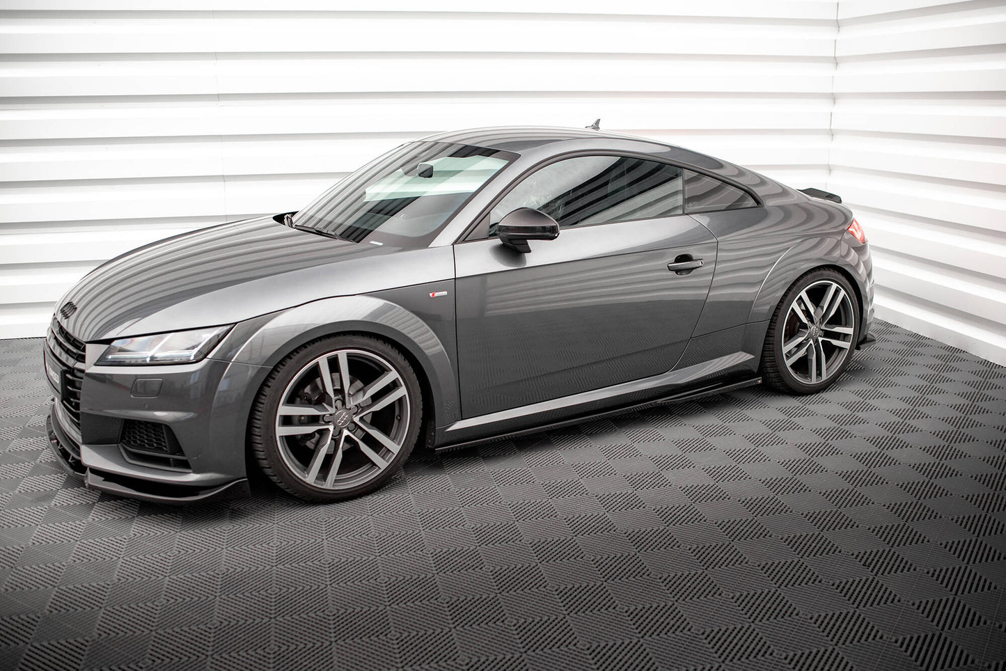 Maxton Seitenschweller Ansatz für Audi TT S-Line 8S schwarz Hochglanz