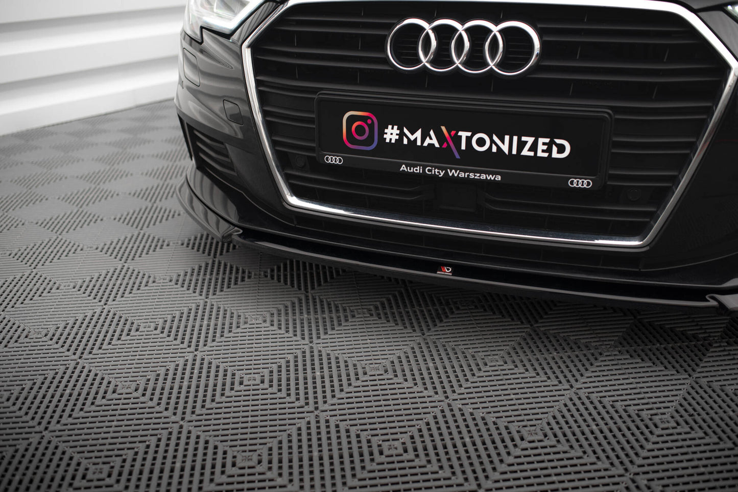 Maxton Front Ansatz V.2 für Audi A3 Sportback 8V Facelift schwarz Hochglanz