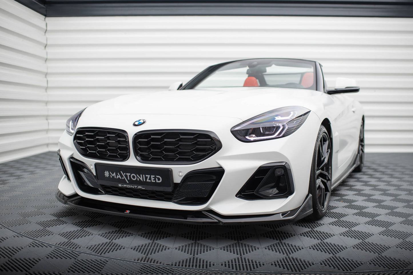 Maxton Front Ansatz für BMW Z4 M40i / M-Paket G29 Facelift schwarz Hochglanz