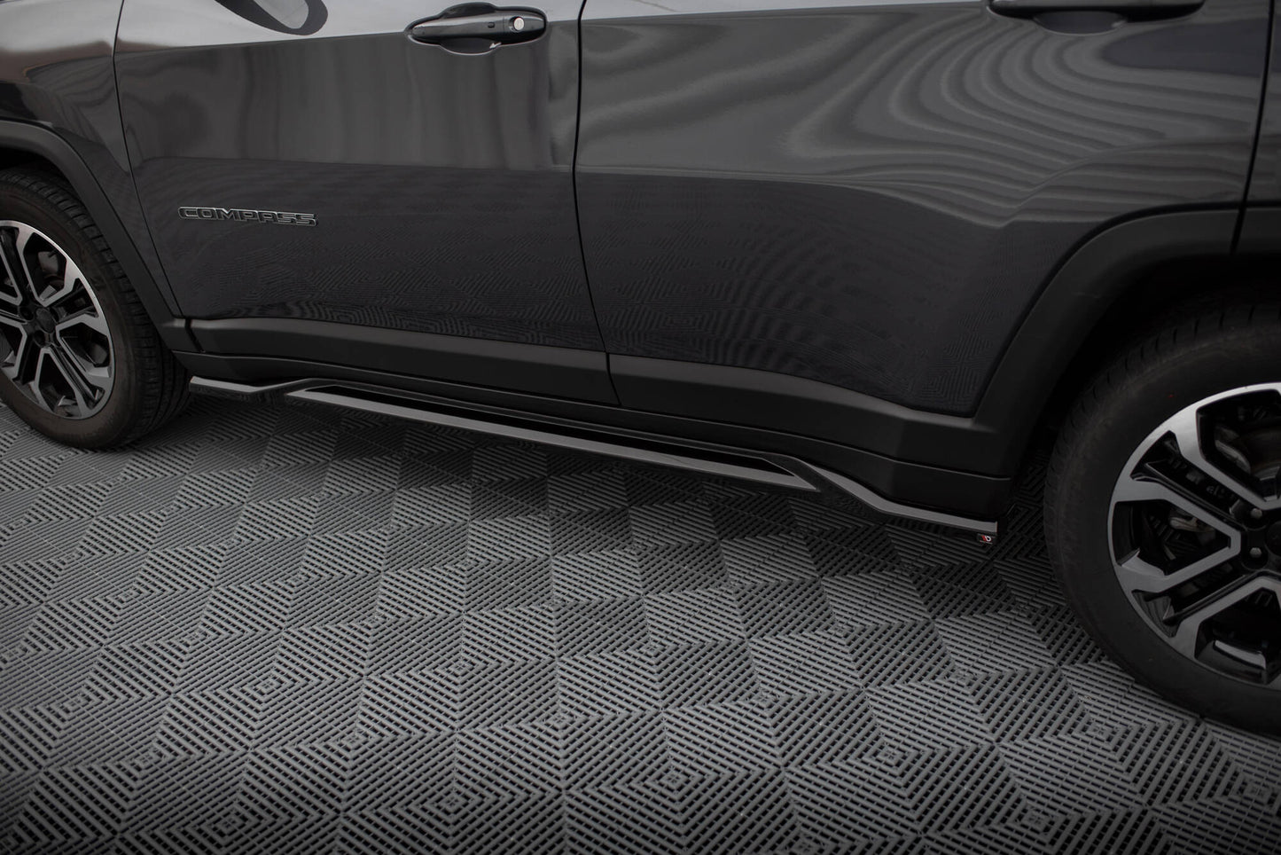 Maxton Seitenschweller Ansatz für Jeep Compass Limited Mk2 Facelift schwarz Hochglanz