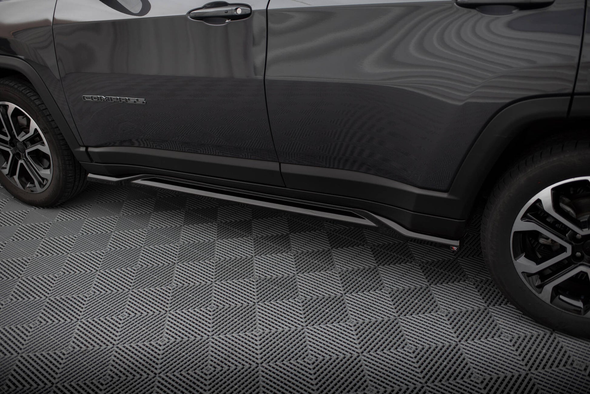 Maxton Seitenschweller Ansatz für Jeep Compass Limited Mk2 Facelift schwarz Hochglanz