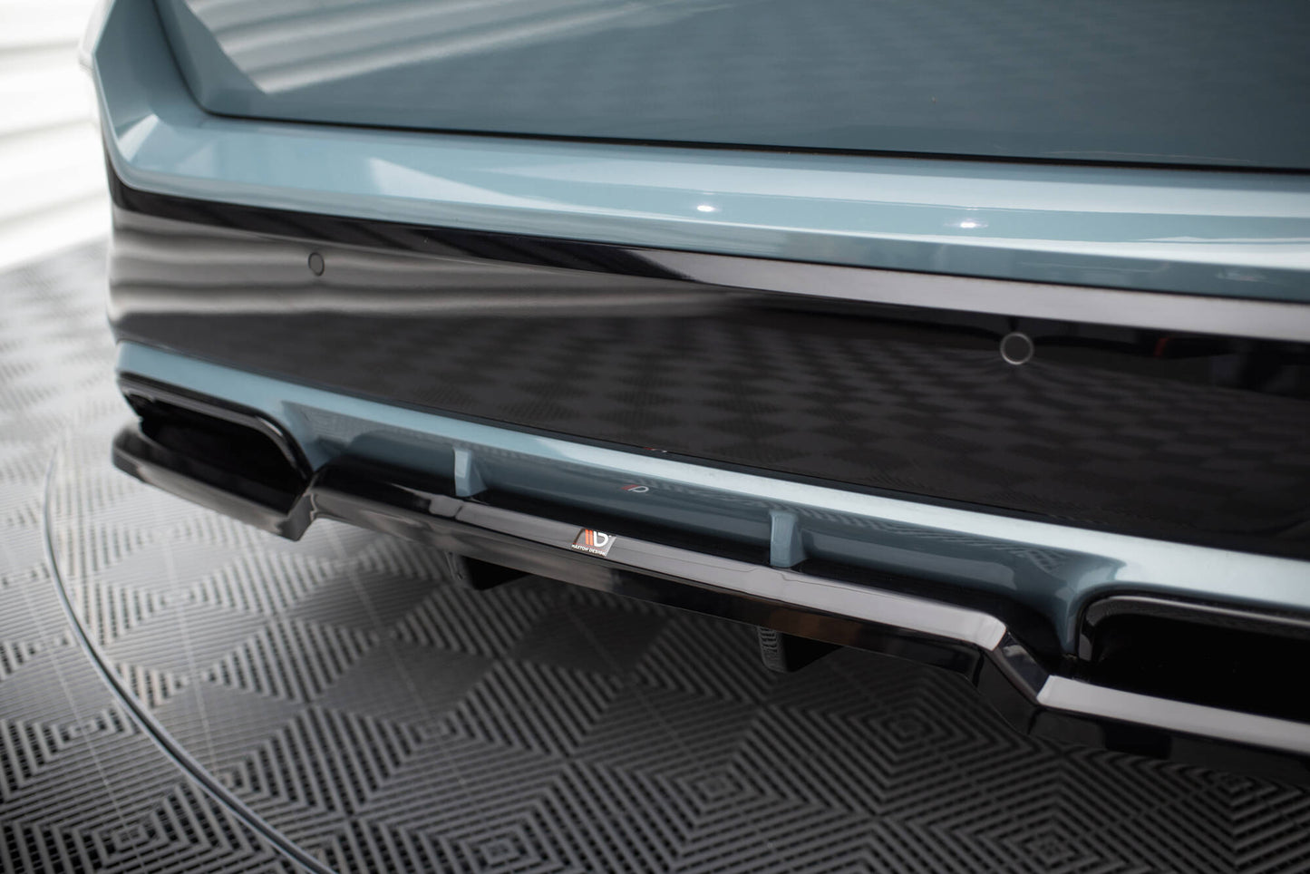 Maxton Mittlerer Diffusor Heck Ansatz DTM Look für BMW X1 M-Paket U11 schwarz Hochglanz