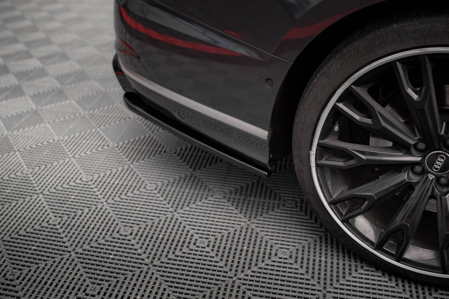Maxton Heck Ansatz Flaps Diffusor V.2 für Audi S8 D5 schwarz Hochglanz
