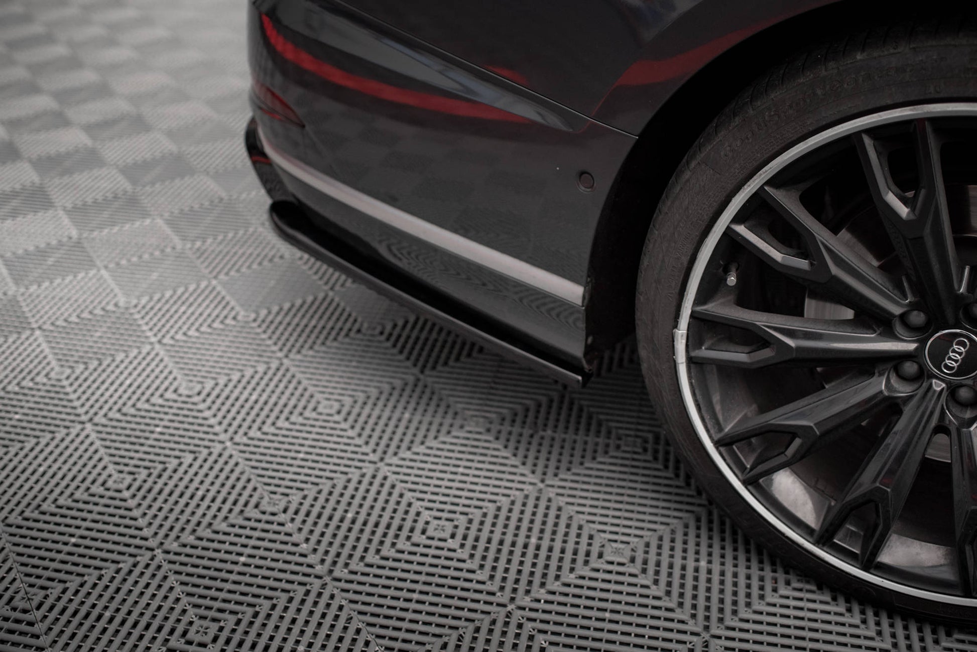 Maxton Heck Ansatz Flaps Diffusor V.2 für Audi S8 D5 schwarz Hochglanz