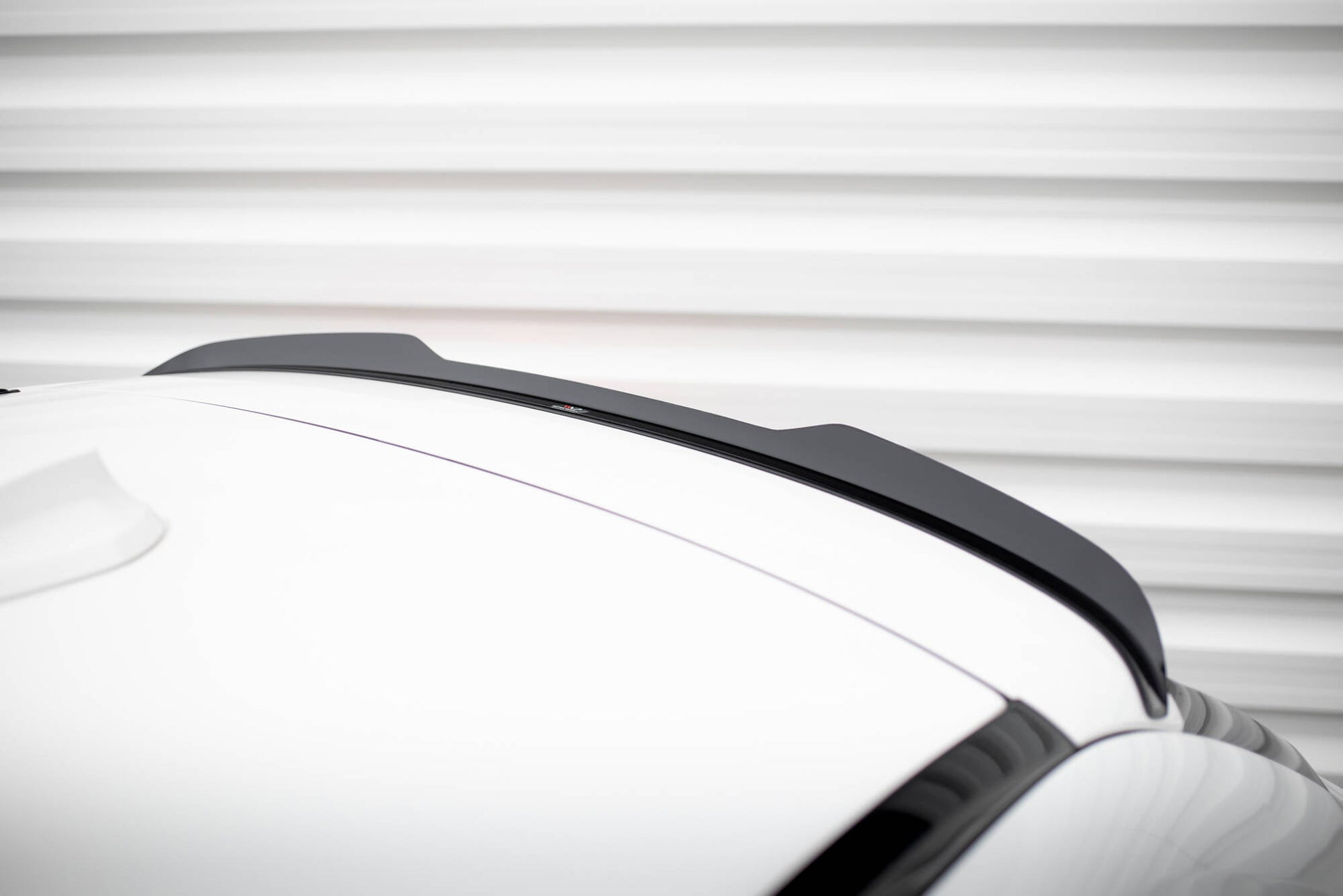 Maxton Spoiler CAP V.2 für BMW 5er Touring G31 schwarz Hochglanz