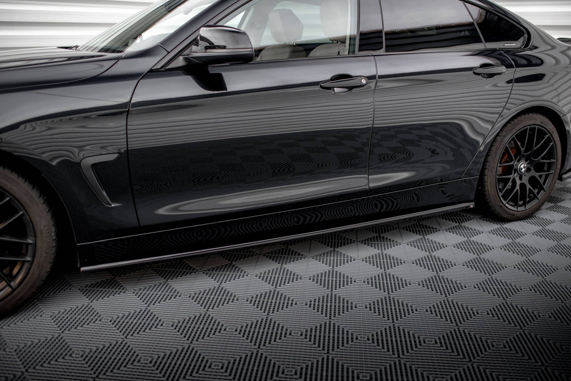 Maxton Seitenschweller Ansatz für BMW 4er Coupe / Gran Coupe / Cabrio F32 / F36 / F33 schwarz Hochglanz