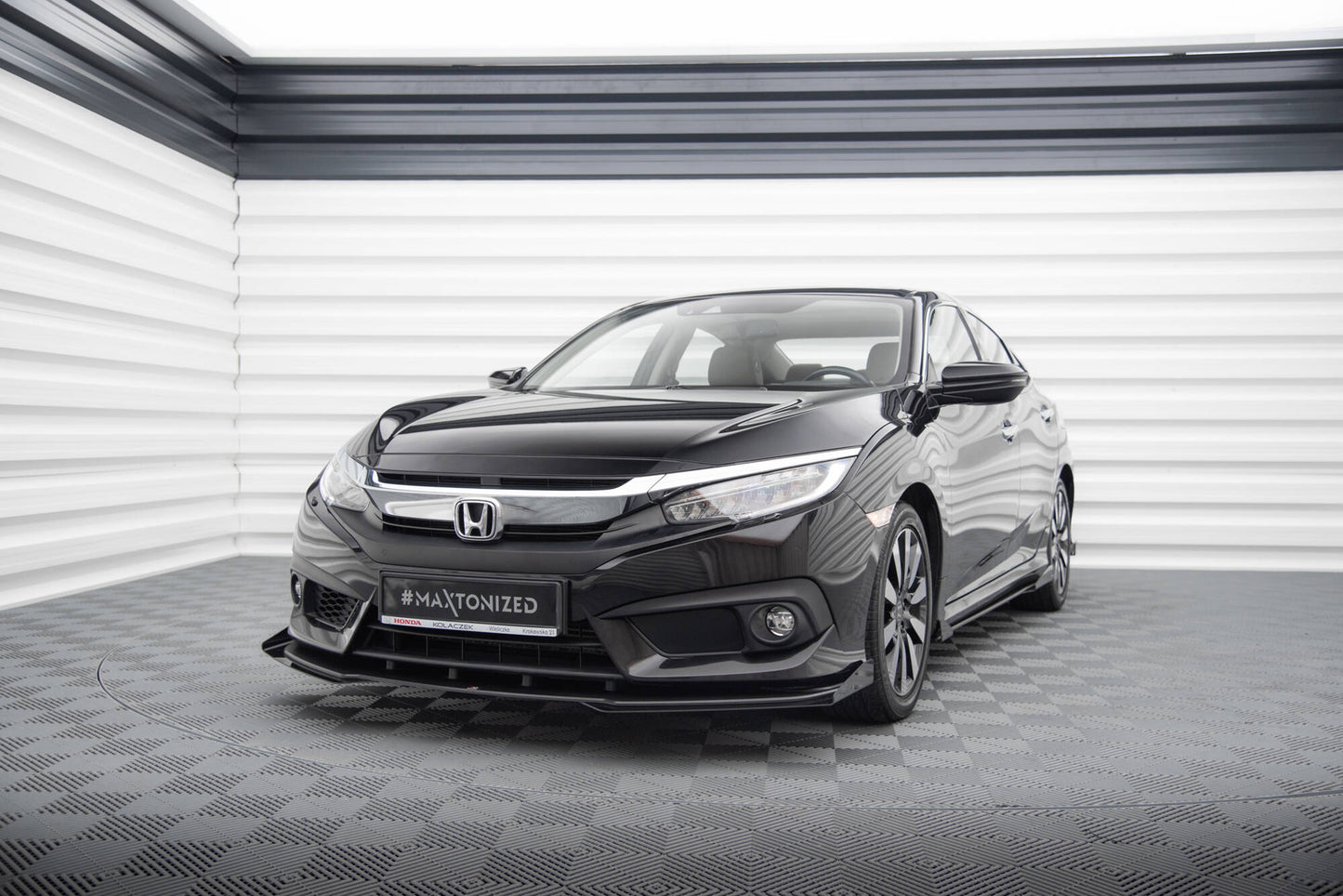 Maxton Street Pro Front Ansatz für +Flaps für + Flaps Honda Civic Mk10 schwarz Hochglanz