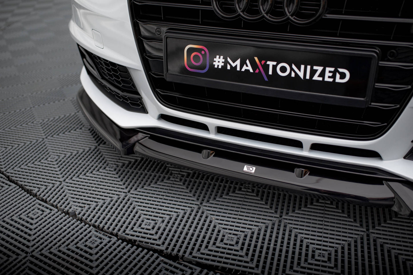 Maxton Front Ansatz V.1 für Audi A4 Competition B8 Facelift schwarz Hochglanz
