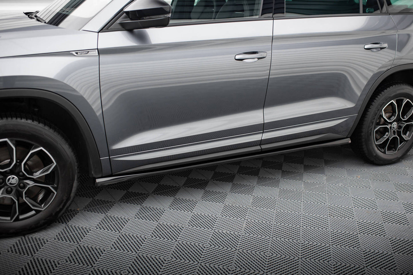 Maxton Seitenschweller Ansatz für Skoda Kodiaq Sportline Mk1 Facelift schwarz Hochglanz