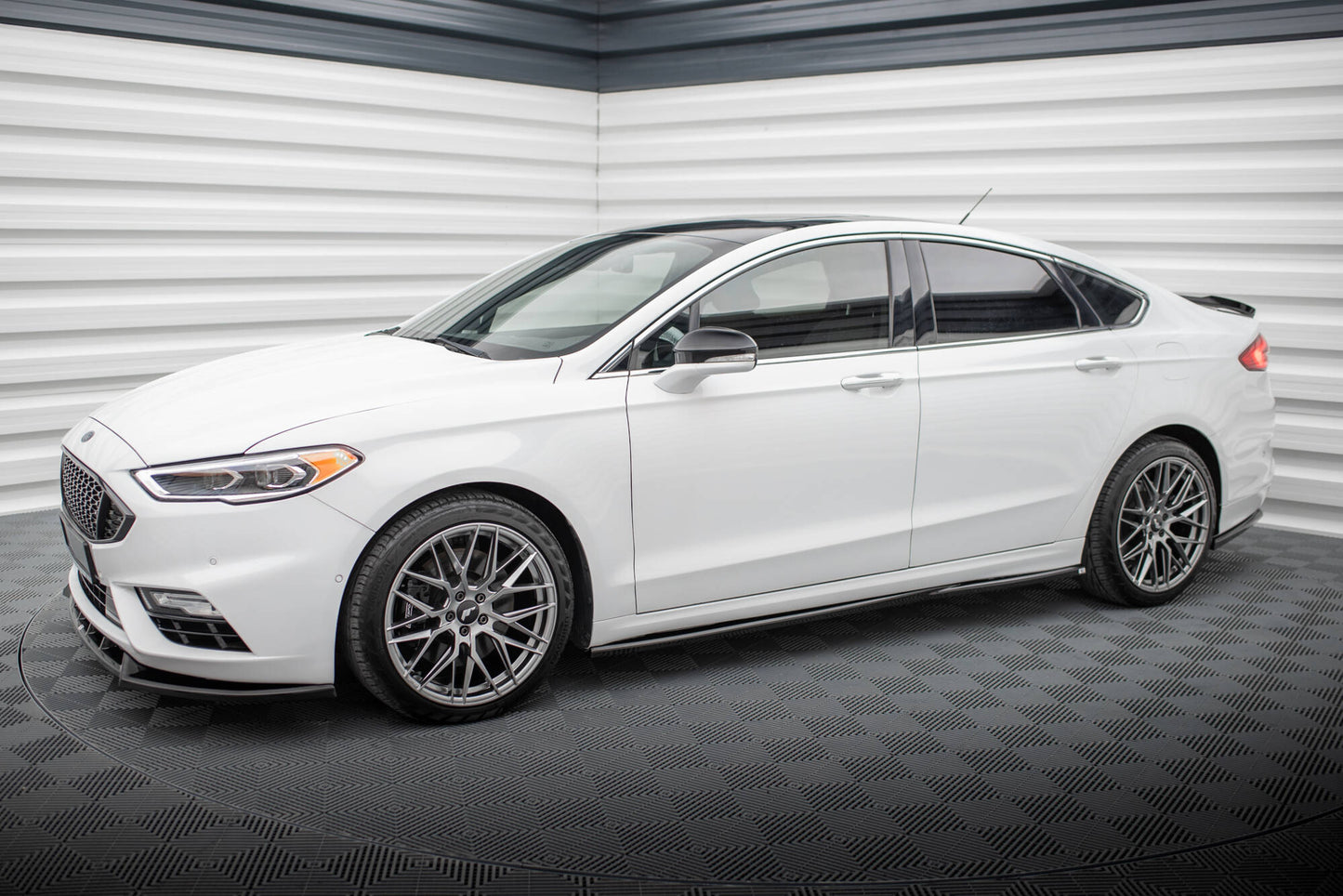 Maxton Seitenschweller Ansatz für Ford Mondeo Sport Mk5 Facelift / Fusion Sport Mk2 Facelift schwarz Hochglanz