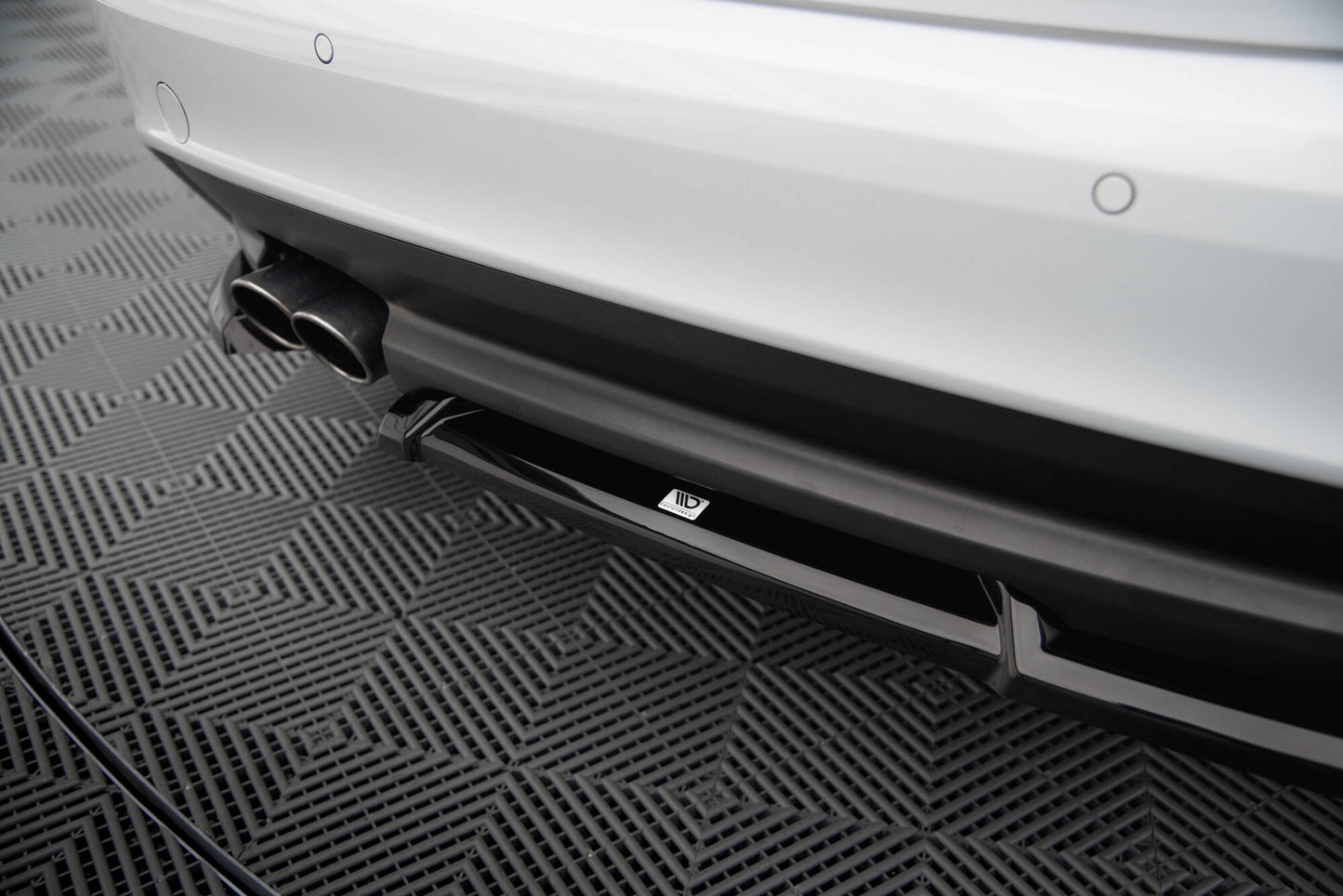 Maxton Heck Ansatz Flaps Diffusor für Jaguar XE R-Sport X760 schwarz Hochglanz