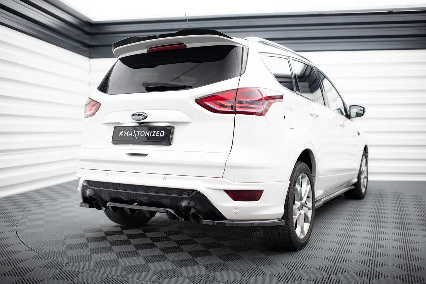 Maxton Heck Ansatz Flaps Diffusor für Ford Kuga ST-Line Mk2 schwarz Hochglanz