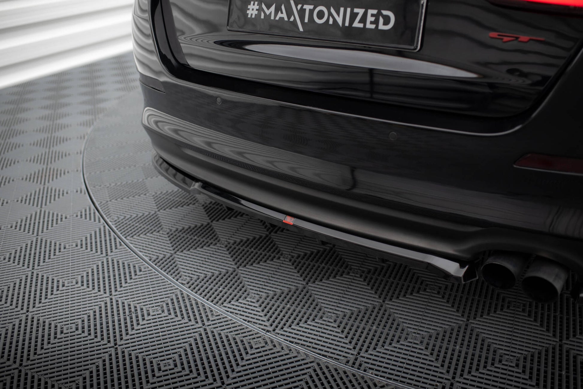 Maxton Mittlerer Diffusor Heck Ansatz DTM Look für Kia Optima Mk3 schwarz Hochglanz
