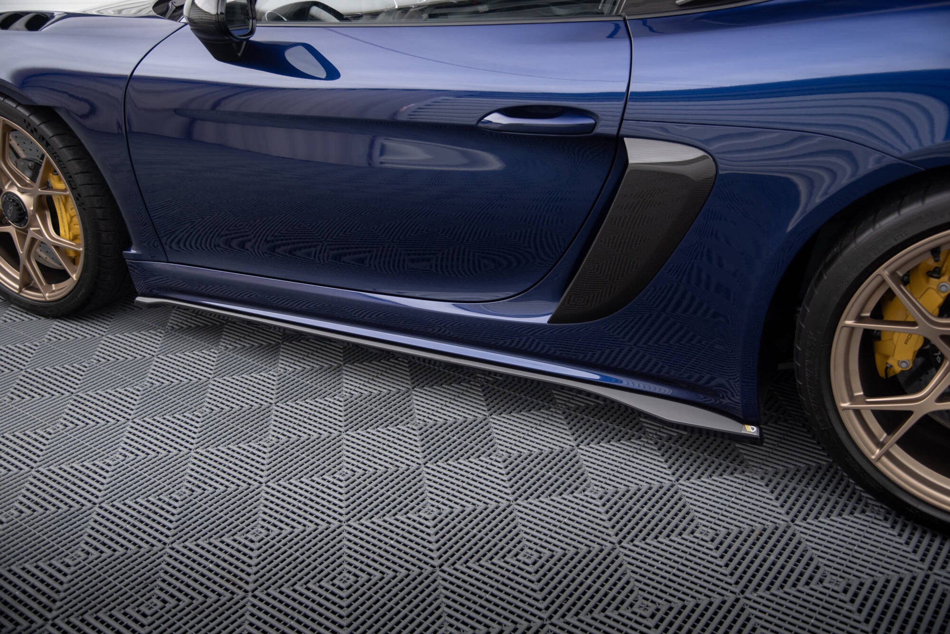 Maxton Seitenschweller Ansatz für Porsche 718 Cayman GT4 RS 982c schwarz Hochglanz