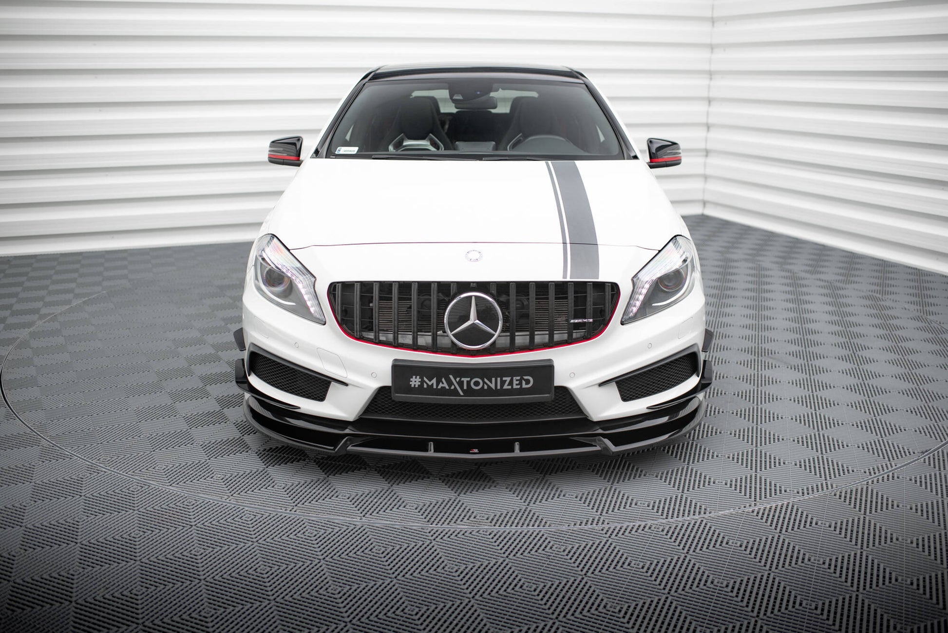 Maxton Front Ansatz V.3 für Mercedes-Benz A45 AMG W176 schwarz Hochglanz