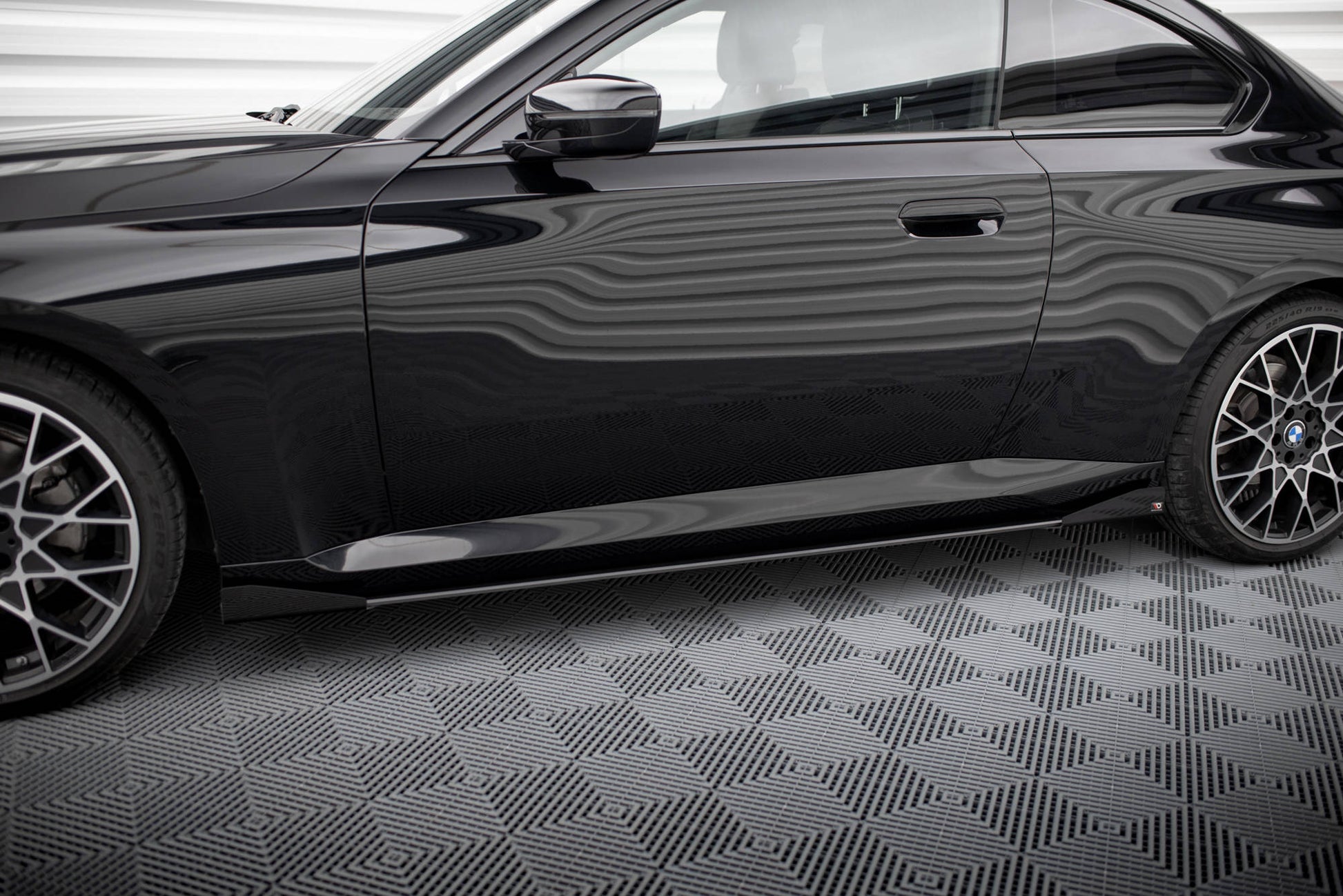 Maxton Side Flaps BMW 2 Coupe G42 schwarz Hochglanz