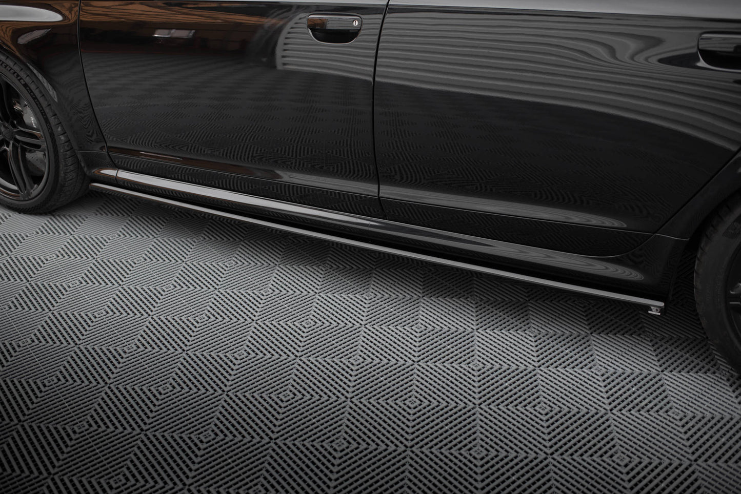 Maxton Seitenschweller Ansatz für V.2 für Audi RS6 Avant C6 schwarz Hochglanz