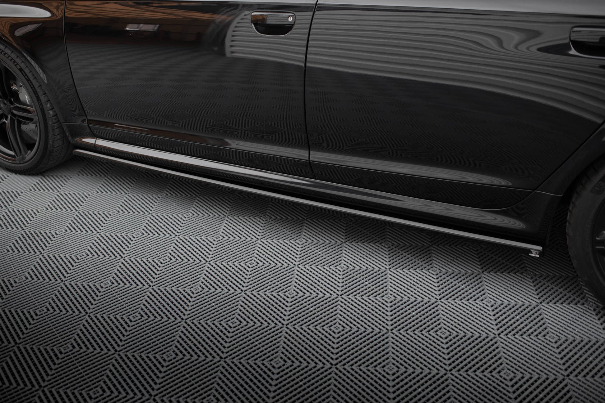 Maxton Seitenschweller Ansatz für V.2 für Audi RS6 Avant C6 schwarz Hochglanz