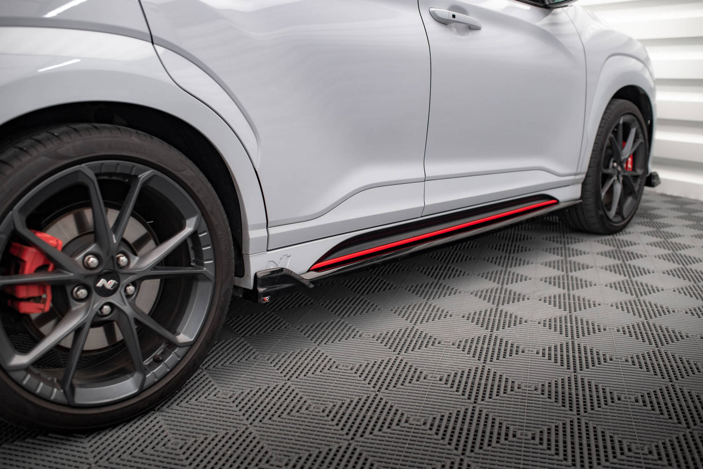 Maxton Seitenschweller Ansatz für V.2 für Hyundai Kona N Mk1 schwarz Hochglanz