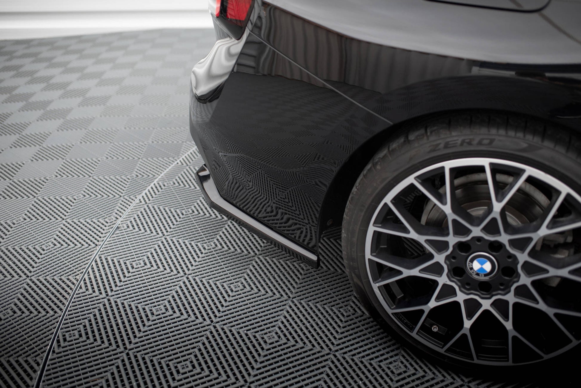 Maxton Heck Ansatz Flaps Diffusor V.1 für BMW 2 Coupe G42 schwarz Hochglanz