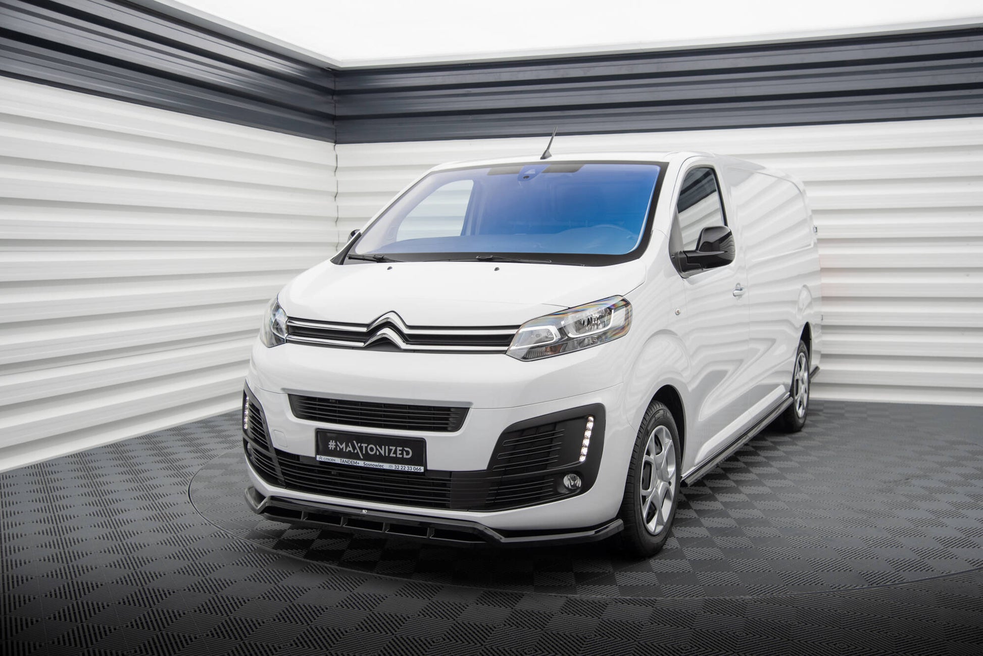 Maxton Front Ansatz für Citroen Jumpy Mk3 schwarz Hochglanz