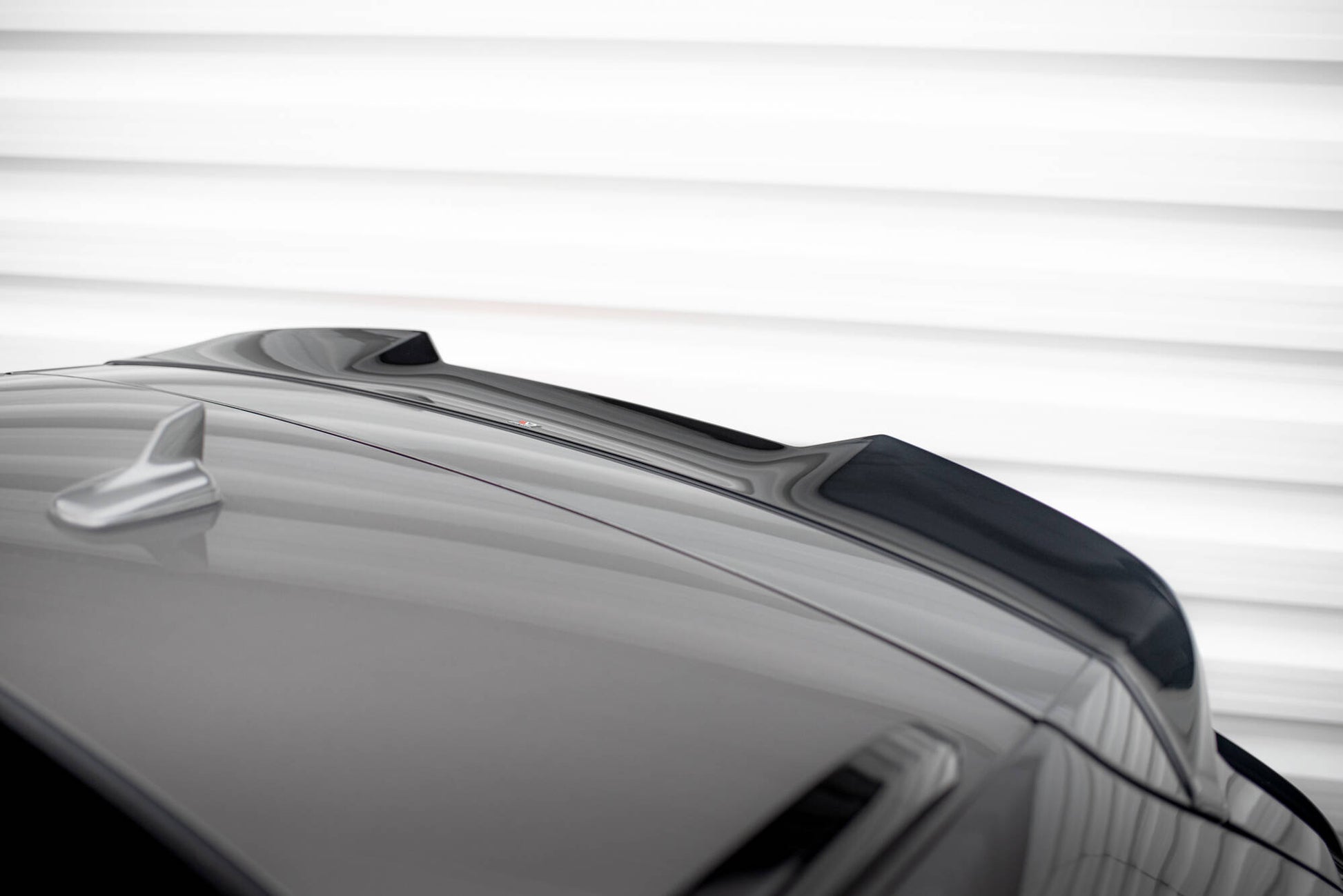 Maxton Höher Spoiler CAP für 3D Bentley Bentayga Mk1  schwarz Hochglanz