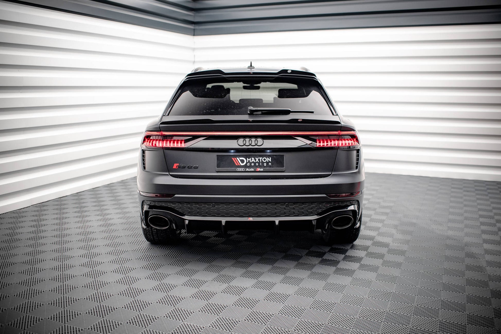 Maxton Diffusor Heck Ansatz für Audi RSQ8 Mk1 schwarz Hochglanz