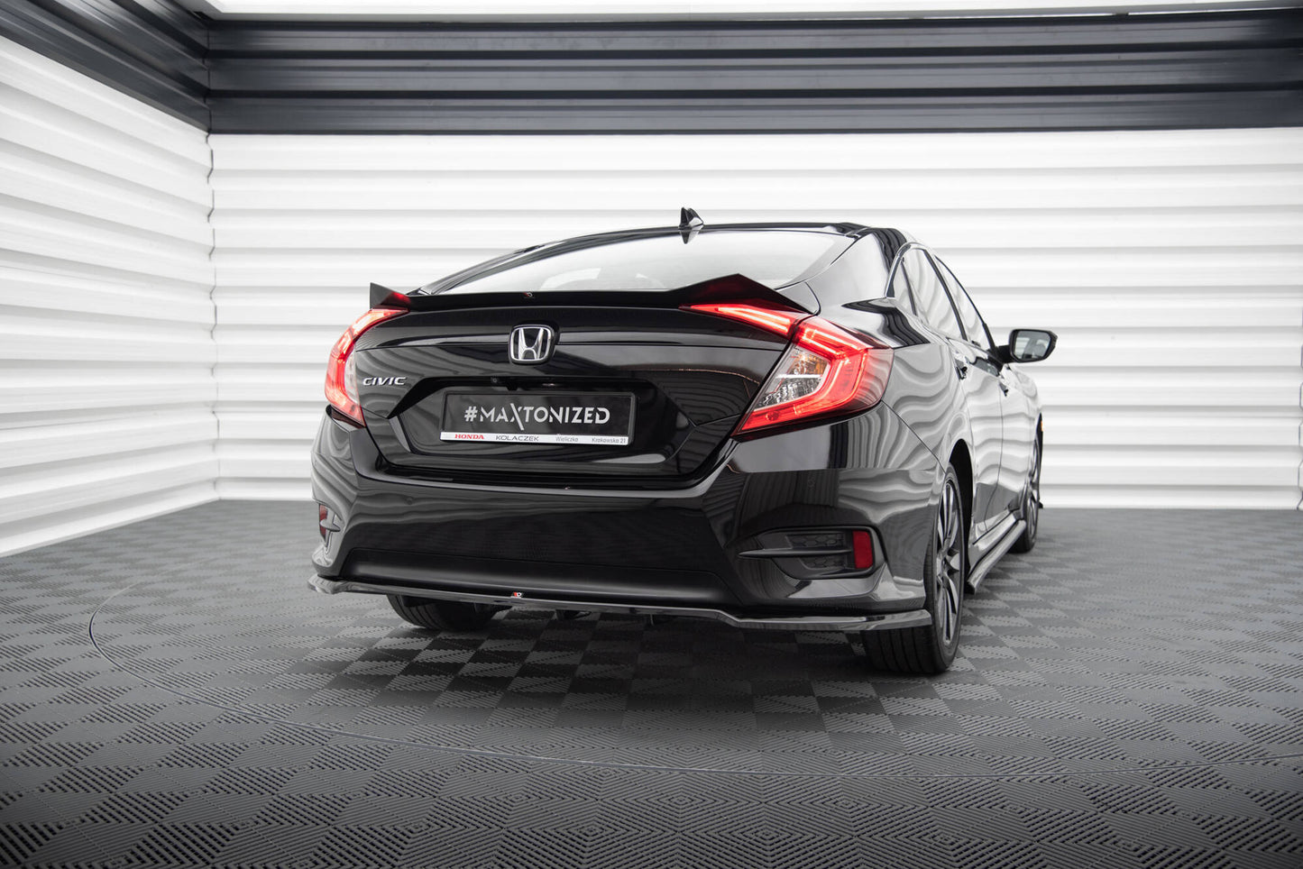 Maxton Spoiler CAP für Honda Civic Mk10 schwarz Hochglanz