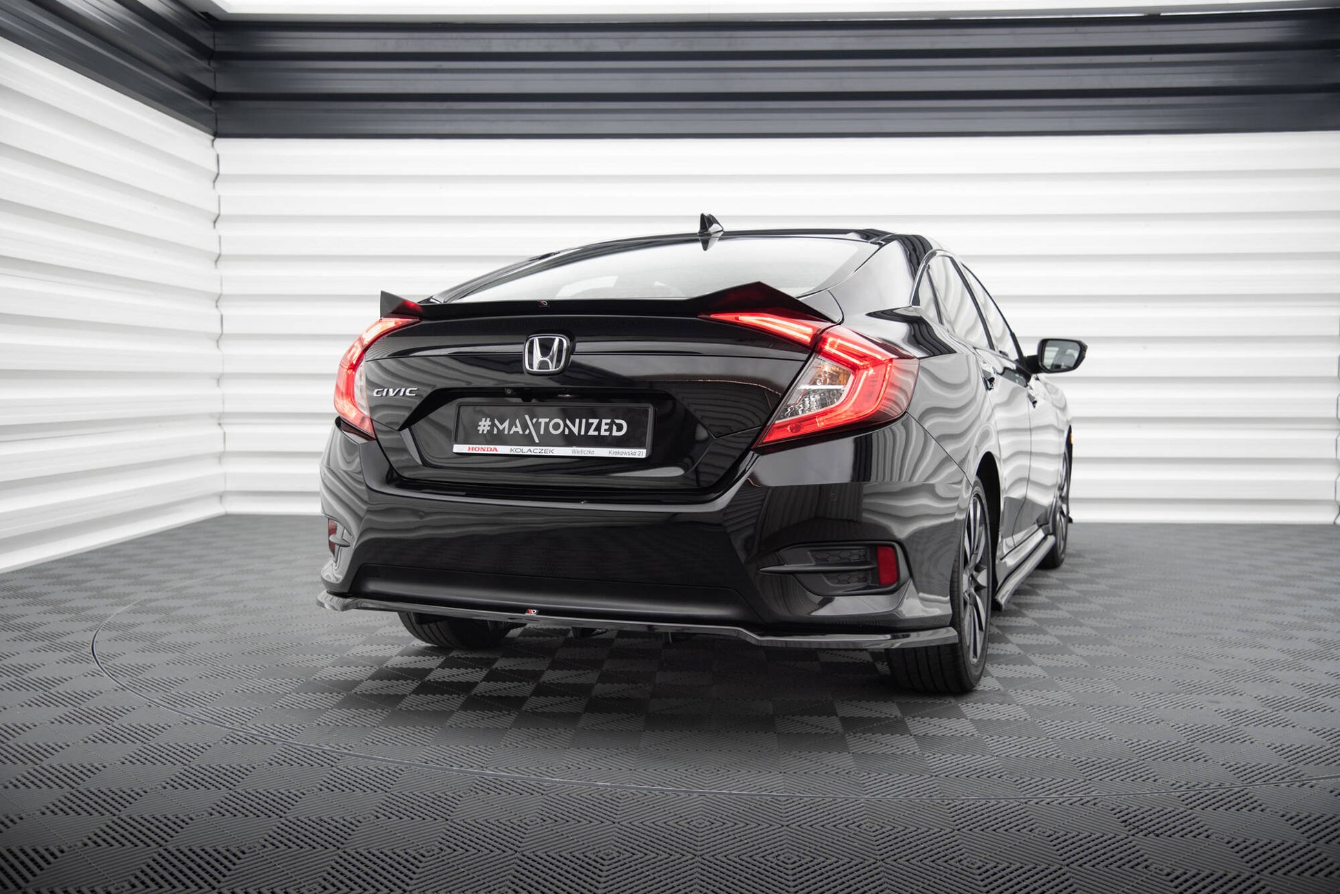 Maxton Spoiler CAP für Honda Civic Mk10 schwarz Hochglanz