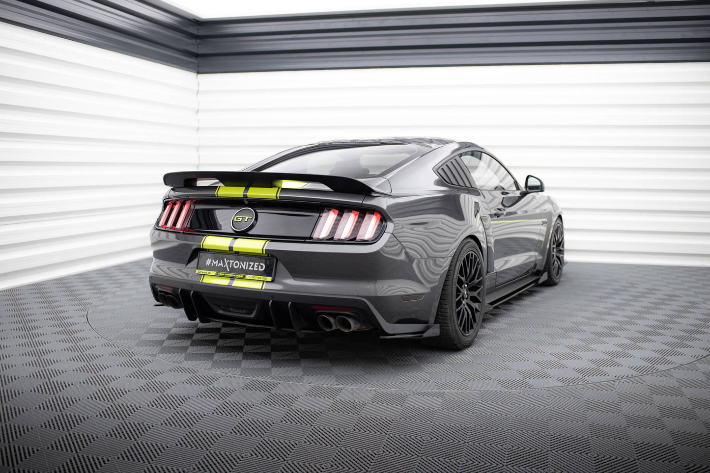 Maxton Street Pro Heckschürze für Ford Mustang GT Mk6