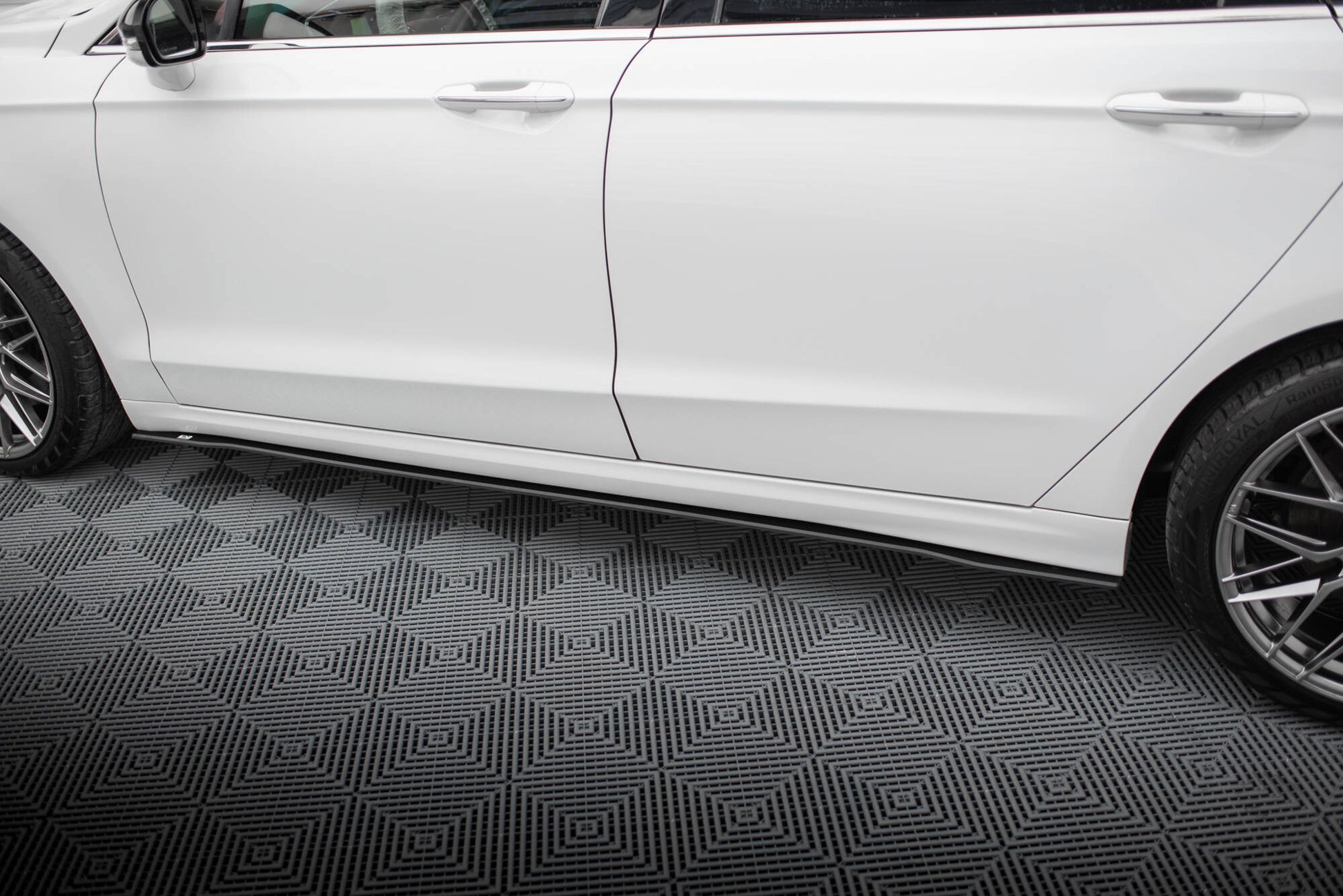 Maxton Street Pro Seitenschweller Ansatz für Ford Mondeo Sport Mk5 Facelift / Fusion Sport Mk2 Facelift