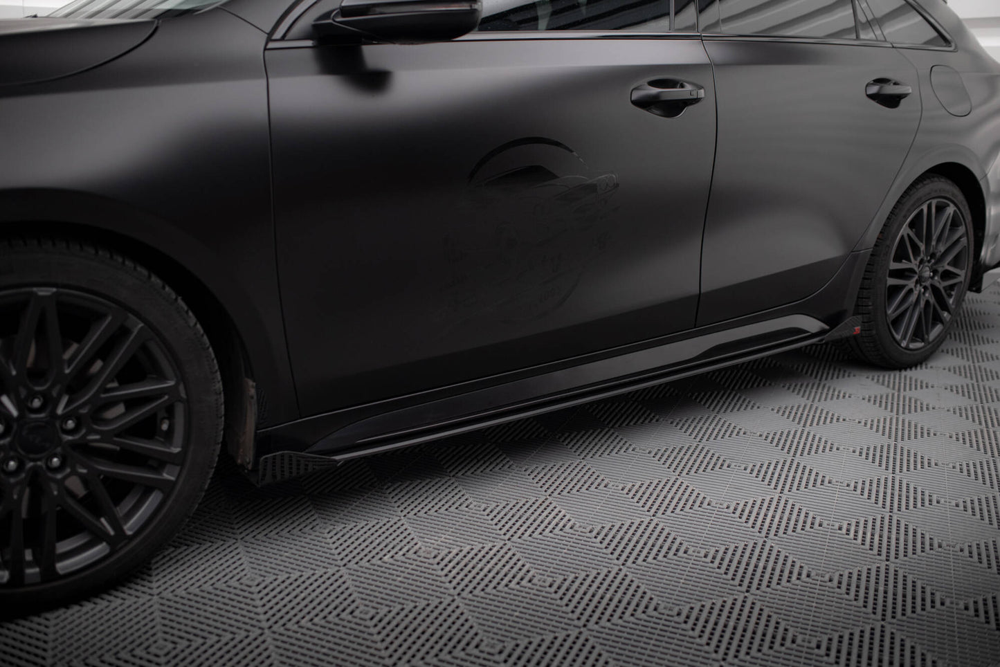 Maxton Side Flaps Kia Proceed GT Mk1 Facelift / Ceed GT Mk3 Facelift  schwarz Hochglanz