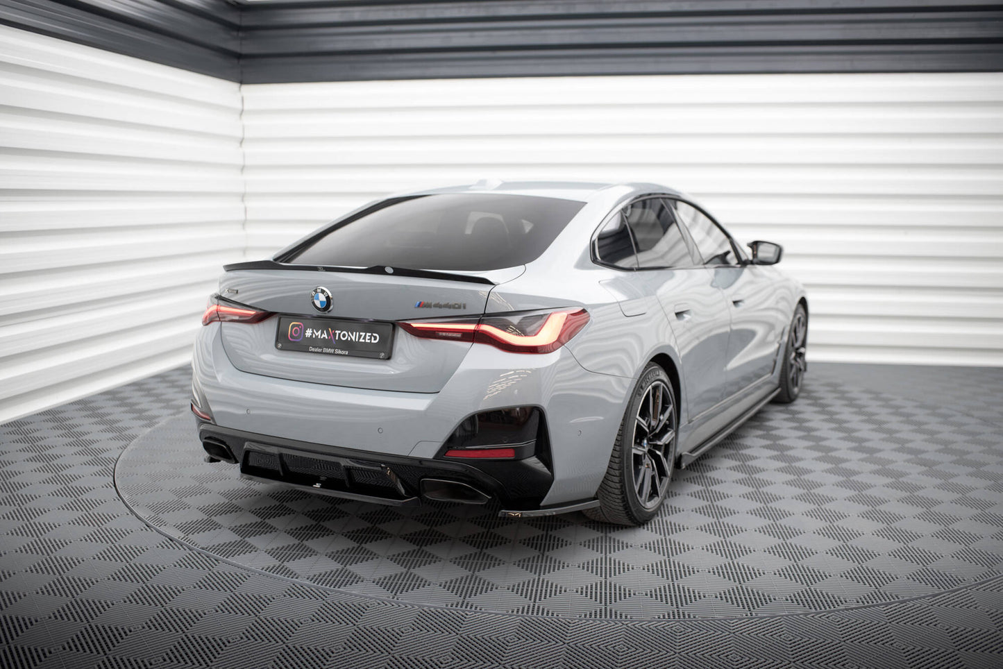 Maxton Mittlerer Diffusor Heck Ansatz für BMW M440i Gran Coupe G26 schwarz Hochglanz