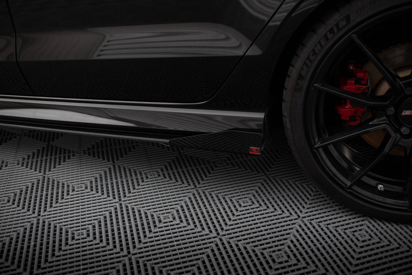 Maxton Street Pro Seitenschweller Ansatz für V.1 für + Flaps Audi RS3 Limousine 8V Facelift schwarz Hochglanz