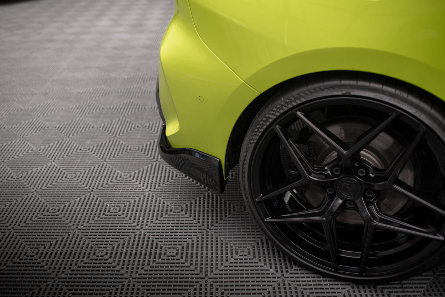 Maxton Heck Ansatz Flaps Diffusor V.6 für BMW 1er F40 M-Paket/ M135i schwarz Hochglanz
