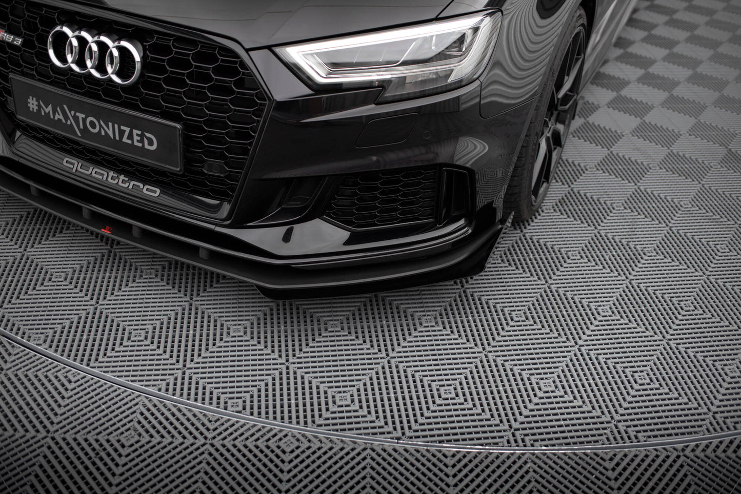 Maxton Street Pro Front Ansatz für +Flaps für V.1 + Flaps Audi RS3 Limousine 8V Facelift schwarz Hochglanz
