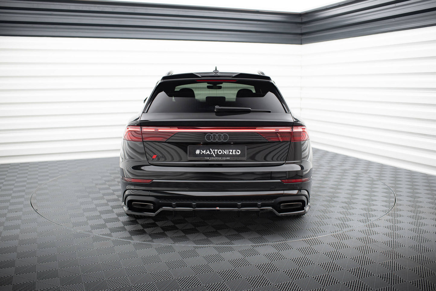 Maxton Mittlerer Diffusor Heck Ansatz DTM Look für Audi SQ8 / Q8 S-Line Mk1 Facelift schwarz Hochglanz