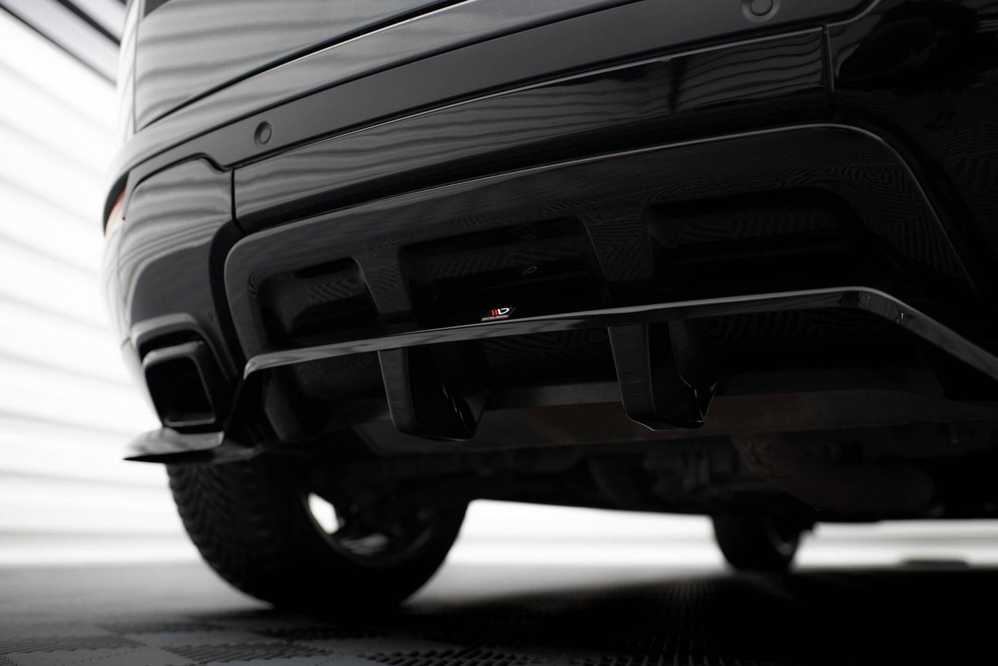 Maxton Mittlerer Diffusor Heck Ansatz DTM Look für Land Rover Range Rover Evoque HSE Dynamic Mk1 Facelift schwarz Hochglanz