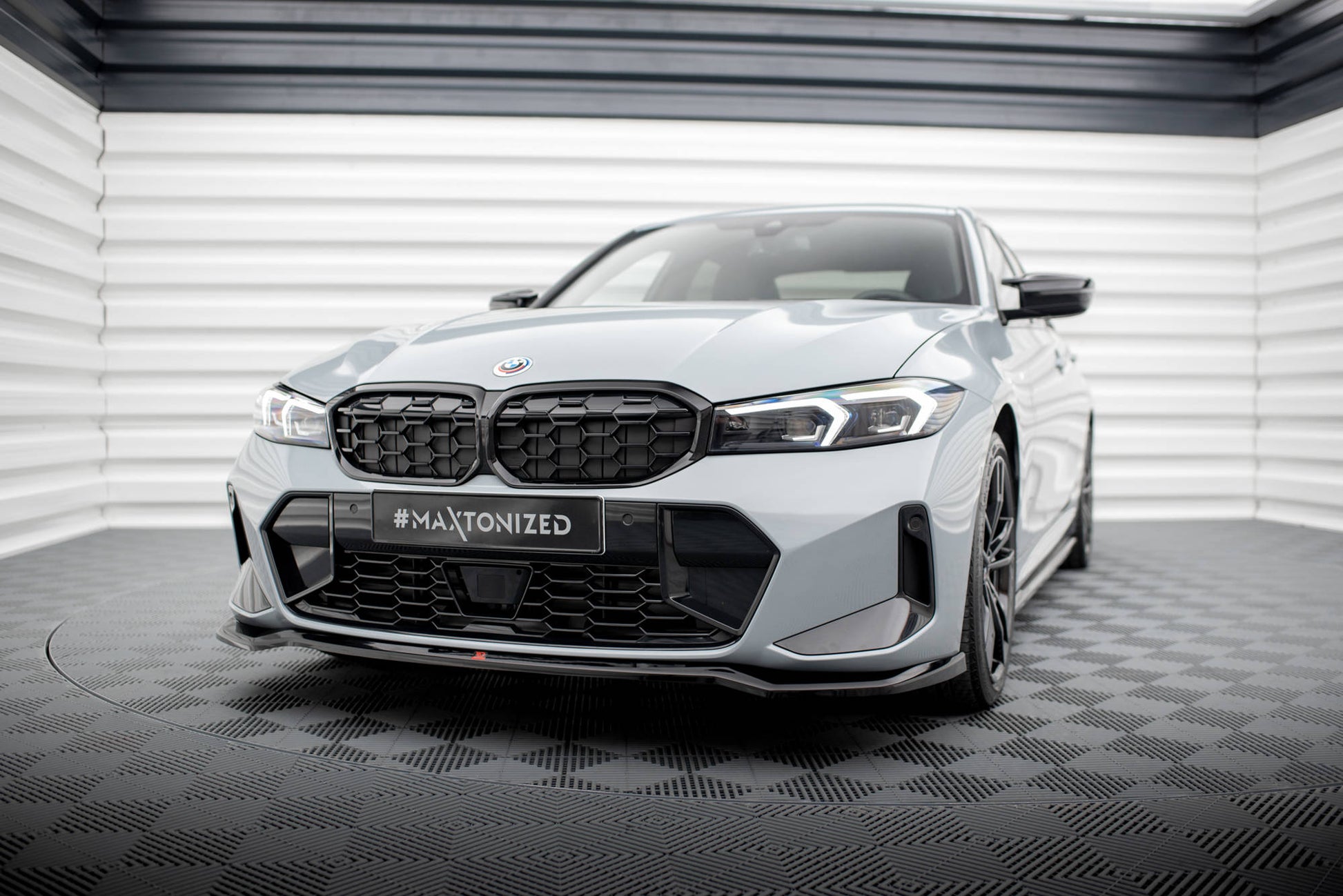 Maxton Front Ansatz V.2 für BMW 3er M340i / M-Paket G20 / G21 Facelift schwarz Hochglanz