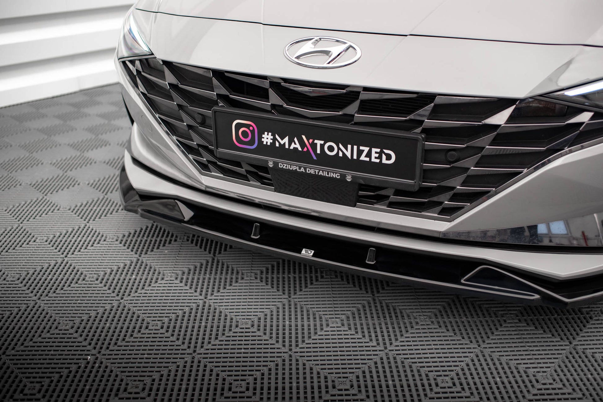 Maxton Front Ansatz für Hyundai Elantra Mk7 schwarz Hochglanz