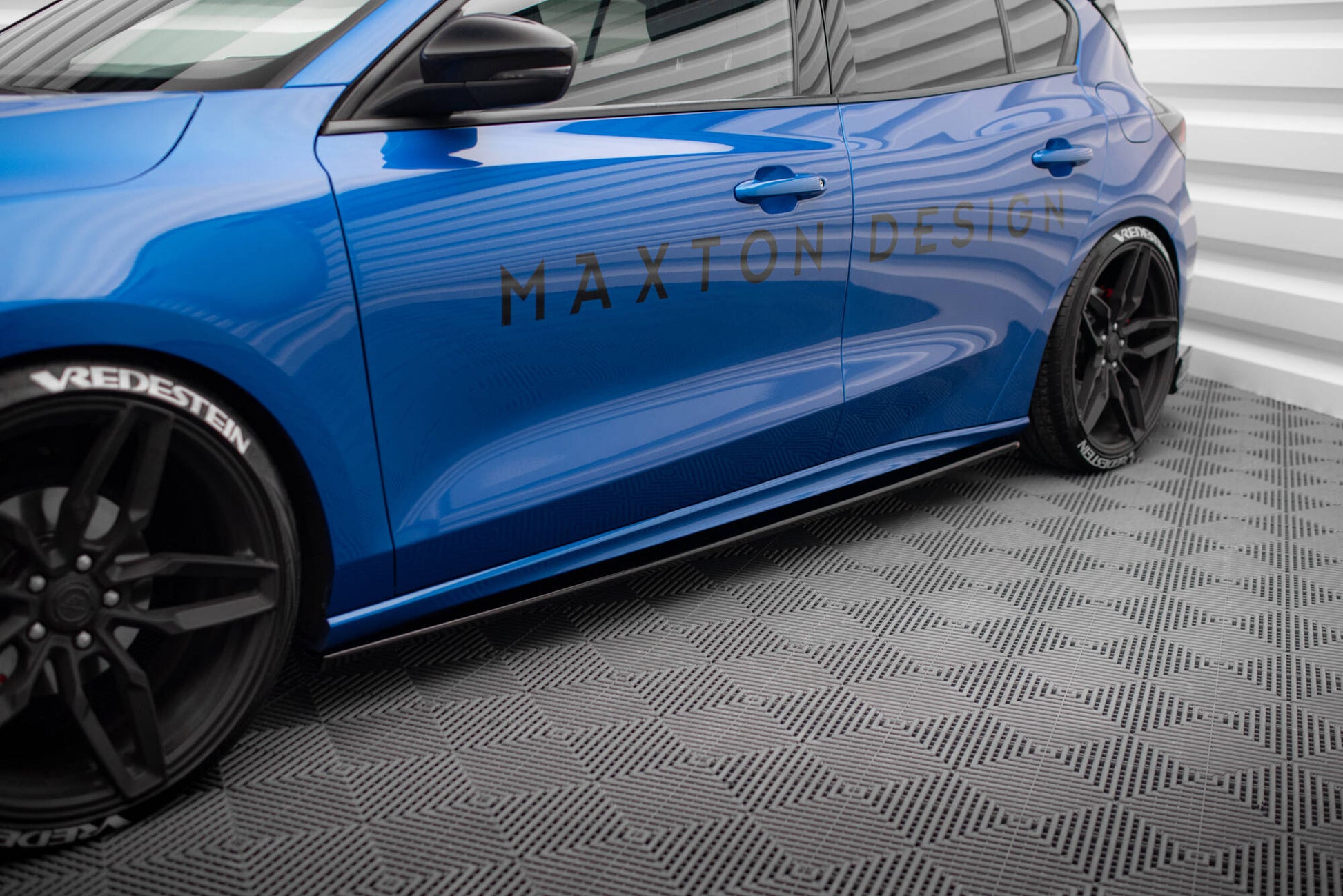 Maxton Seitenschweller Ansatz für V.2 für Ford Focus ST / ST-Line Mk4 schwarz Hochglanz