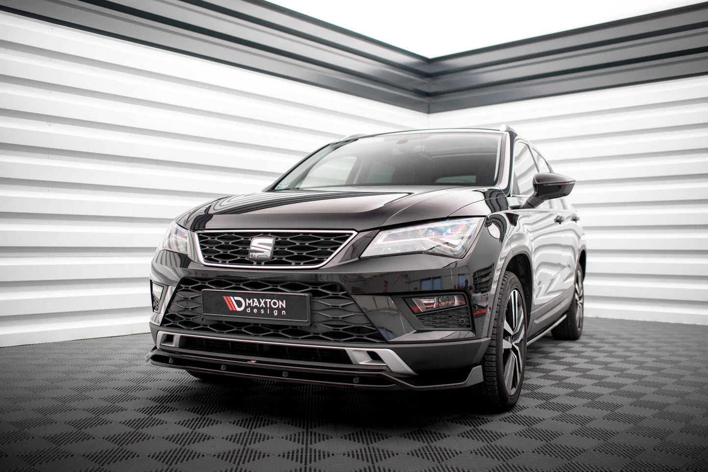 Maxton Front Ansatz für Seat Ateca Mk1 schwarz Hochglanz