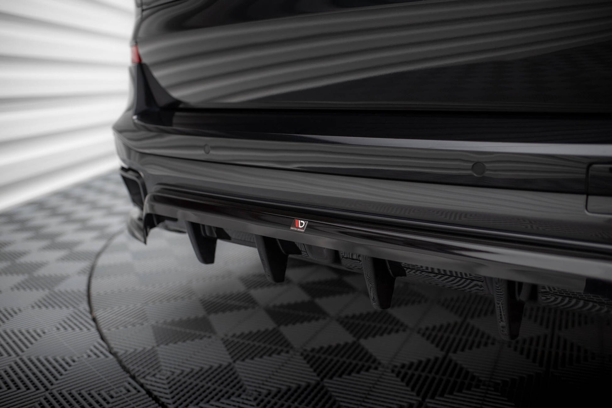 Maxton Mittlerer Diffusor Heck Ansatz DTM Look für BMW X5 M-Paket G05 schwarz Hochglanz
