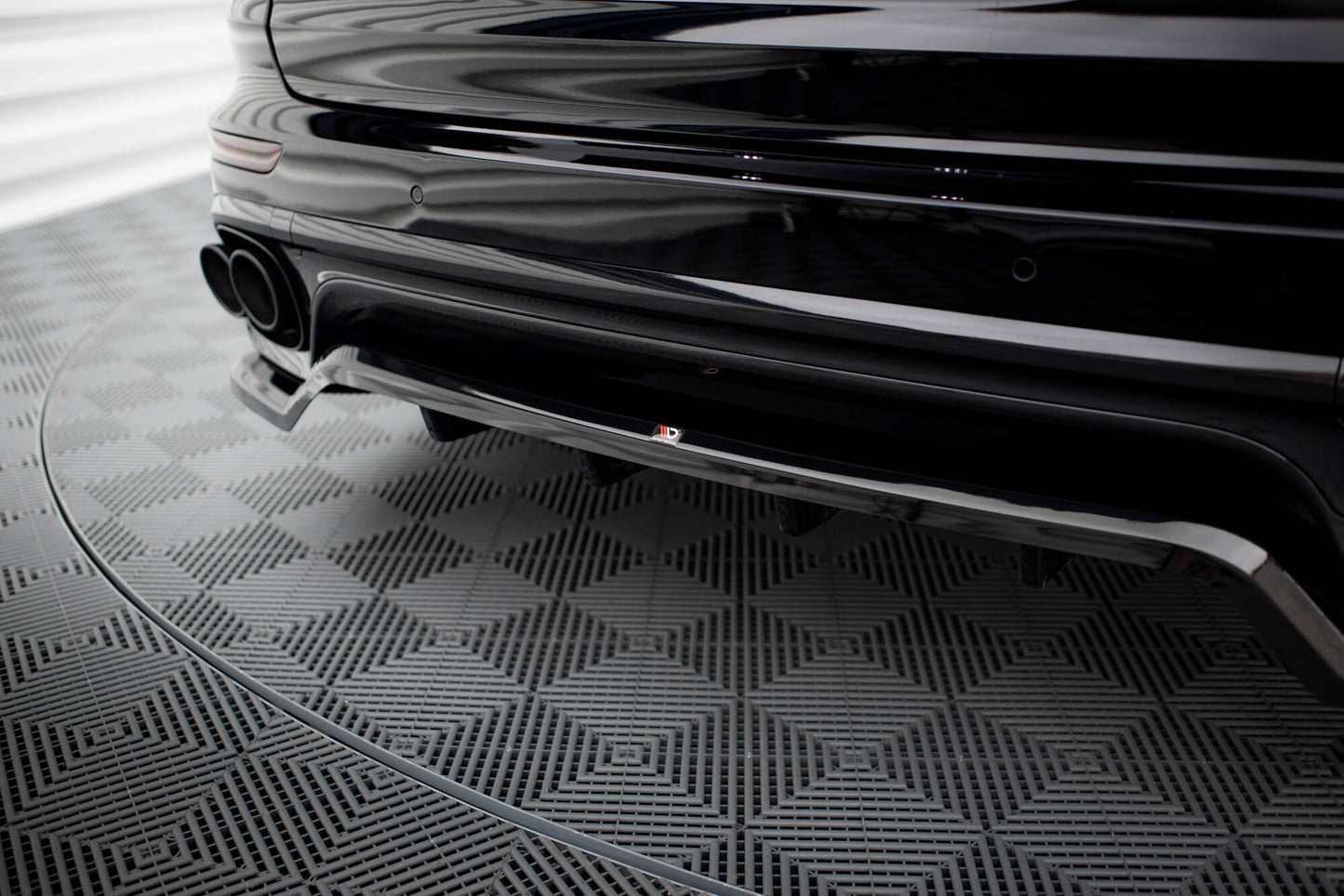 Maxton Mittlerer Diffusor Heck Ansatz DTM Look für Porsche Cayenne Mk2 Facelift schwarz Hochglanz