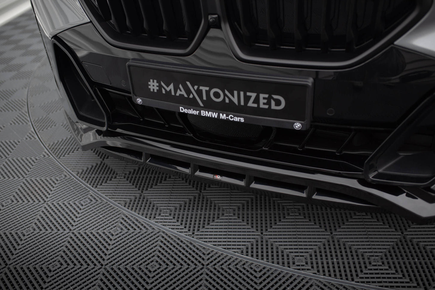 Maxton Front Ansatz V.1 für BMW X6 M-Paket G06 Facelift schwarz Hochglanz