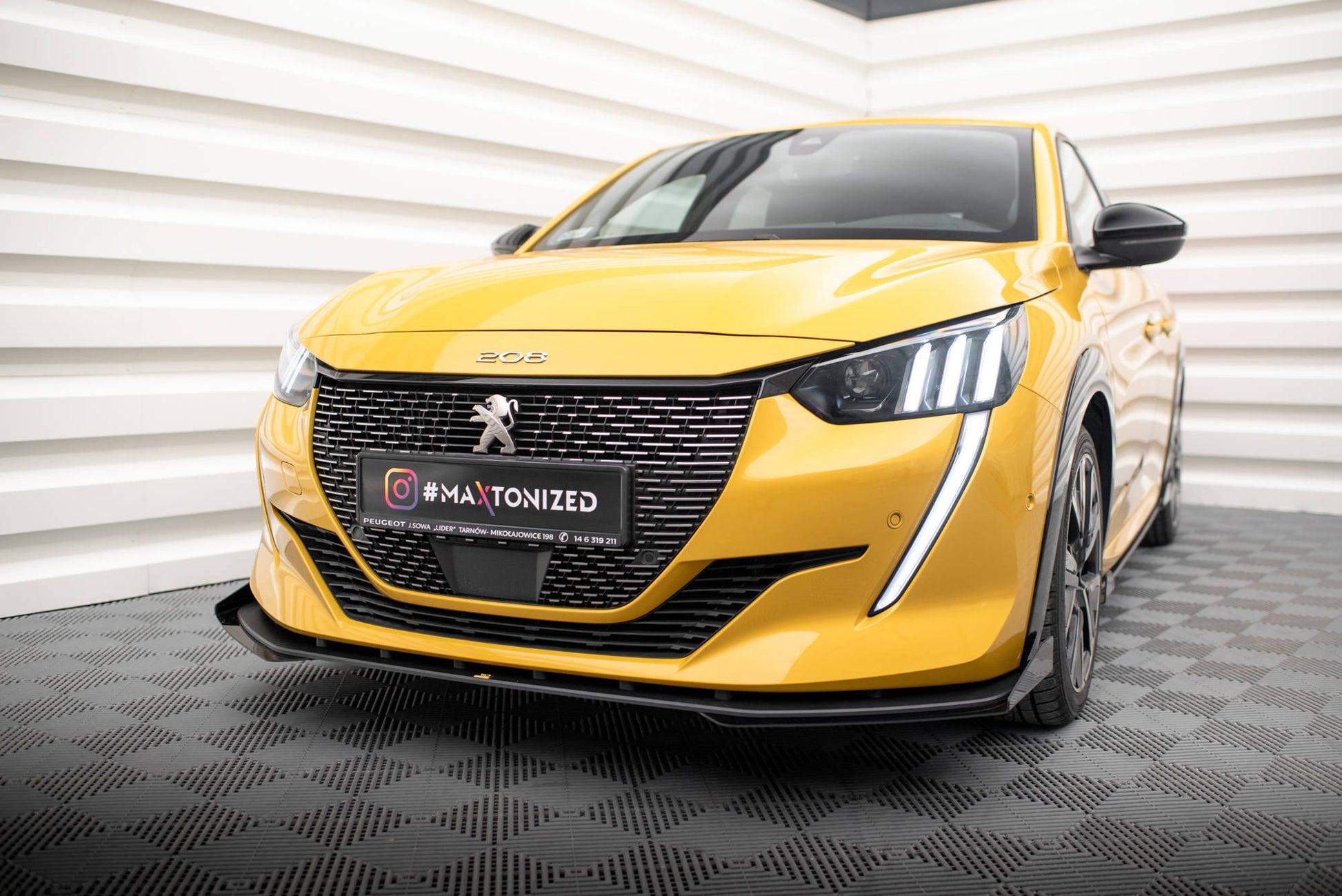 Maxton Street Pro Front Ansatz für +Flaps für + Flaps Peugeot 208 GT Mk2 schwarz Hochglanz