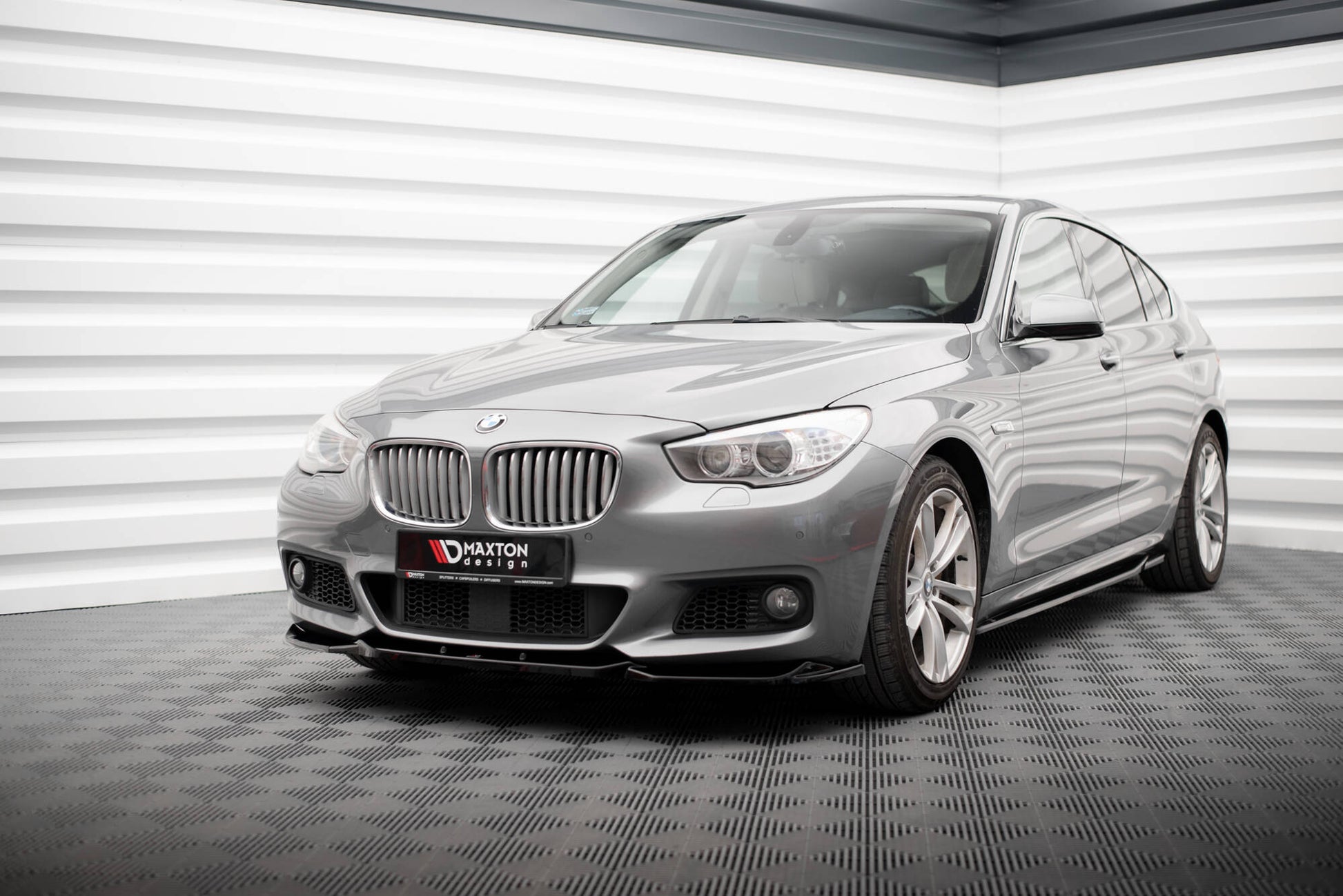 Maxton Front Ansatz für BMW 5er GT M-Paket F07 schwarz Hochglanz
