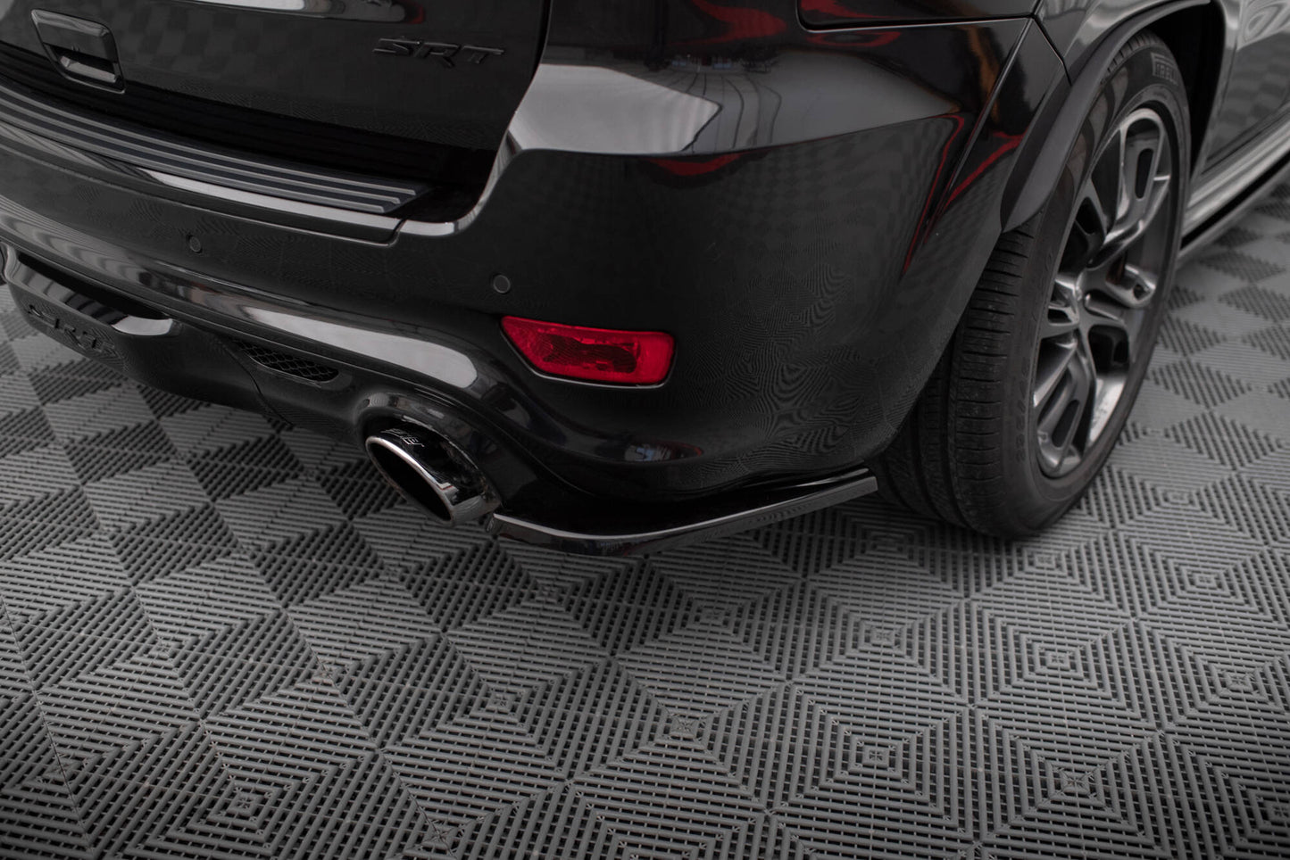 Maxton Heck Ansatz Flaps Diffusor für Jeep Grand Cherokee SRT WK2 Facelift schwarz Hochglanz