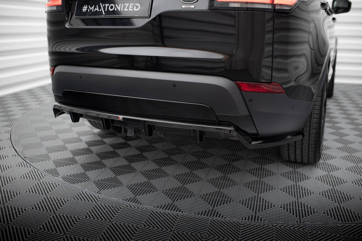 Maxton Mittlerer Diffusor Heck Ansatz DTM Look für Land Rover Discovery HSE Mk5 schwarz Hochglanz